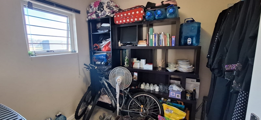 2 Bedroom Property for Sale in Pelican Park Western Cape